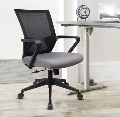 Sedia da ufficio a maglia moderna a prezzi accessibili con design a schiena semplice ergonomico