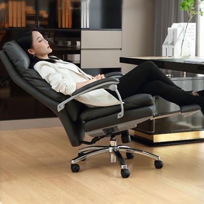 Sedile da ufficio in pelle originale con poggiapiedi regolabile in altezza e design moderno