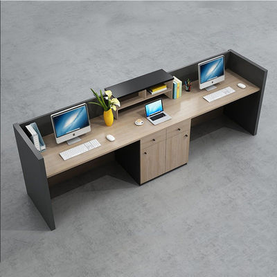 Arredamento commerciale in stile design moderno