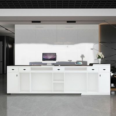 Appartamento di reception elegante e pratico per le aziende