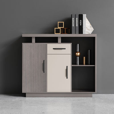 Arredamento commerciale Gabinetto per ufficio lungo con design moderno e divisorio a pannelli di legno