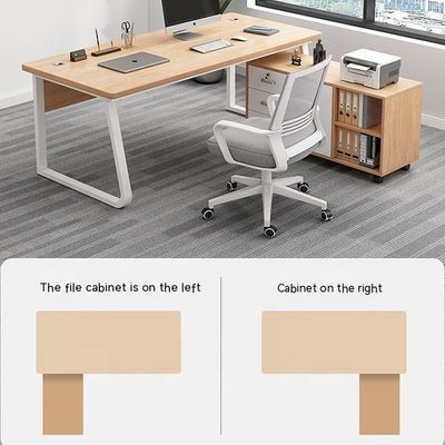 Arredamento Commerciale Semplice, Moderno, Daffare e sedia in legno con armadietto