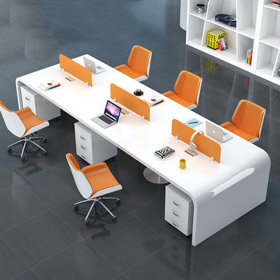 Imballaggio della posta Modern Simple White Lacquer Staff Desk per 4 persone in Office Design