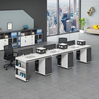 Progettazione moderna Stazione di lavoro di ufficio semplice con 2 4 6 sedie per il personale e combinazione di scrivania