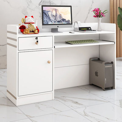Scenari di utilizzo del centro commerciale semplice Modern Cashier Desk per la reception dell'azienda