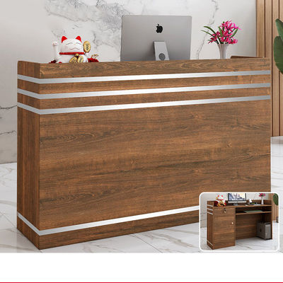 Scenari di utilizzo del centro commerciale semplice Modern Cashier Desk per la reception dell'azienda