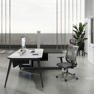 Scrivania in forma di L in stile moderno per la postazione di lavoro esecutiva del CEO