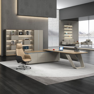Tavolo di ufficio di lusso moderno in legno estensibile per il direttore esecutivo
