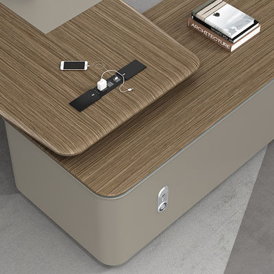 Tavolo di ufficio di lusso moderno in legno estensibile per il direttore esecutivo