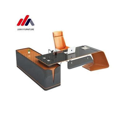 Progettazione di una scrivania a forma irregolare in materiale di vernice da forno con colori personalizzati