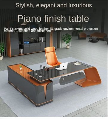 Progettazione di una scrivania a forma irregolare in materiale di vernice da forno con colori personalizzati