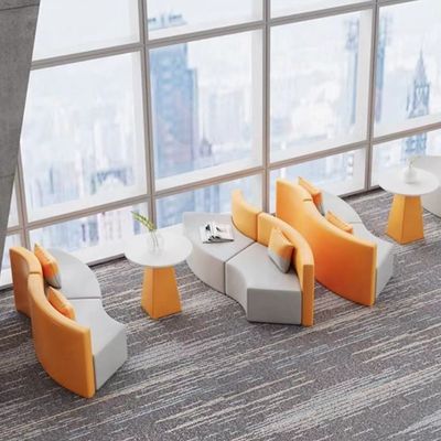 Arredamento per uffici Semplice, moderno, con area di riposo, reception, divano e tavolo da caffè a S