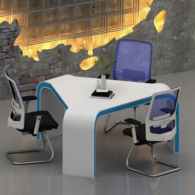 ODM Modern Triangle Office Desk and Chair Combinazione Small Showroom Tavolo conferenze