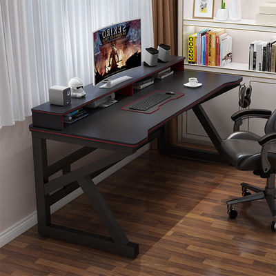 Crea lo spazio perfetto per lavorare e giocare con lo stile di design contemporaneo RGB Gaming Desk