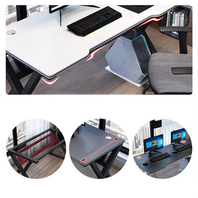 Personal computer desktop a combinazione gratuita per studenti e professionisti
