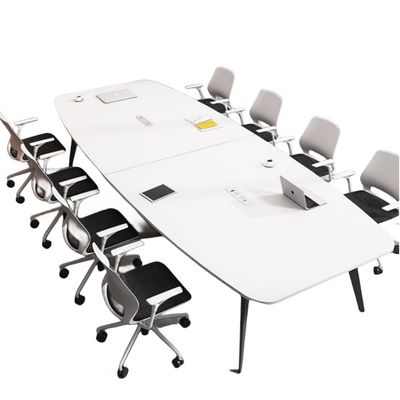 Semplice tavolo da conferenza ovale moderno e combinazione di sedie per spazi di negoziazione bianchi