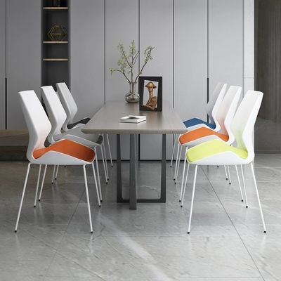 Stackable Quattro gambe ufficio di formazione porosità mesh Conference Room Chair con PC Chair