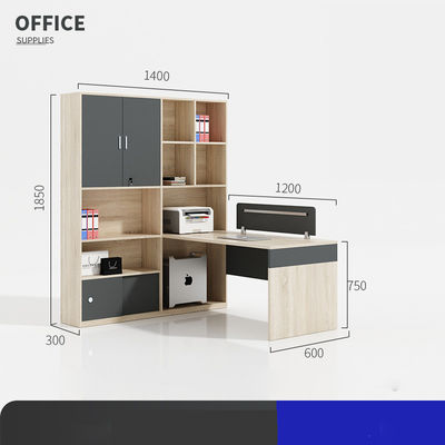 Gabinetto a doppio sedile, schermo, postazione di lavoro, computer, scrivania, stile moderno per la sala finanza