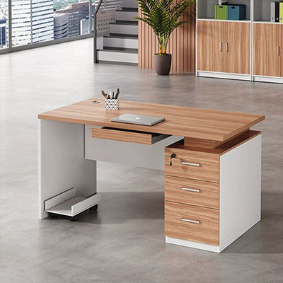 Desktop Computer Office Combinazione di scrivania e sedia per una semplice stazione di lavoro di scrittura moderna