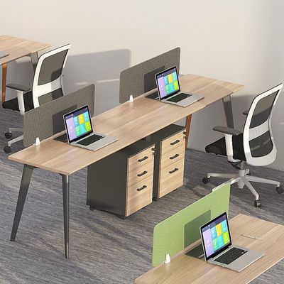 Combinazione di mobili da ufficio estensibili per quattro posizioni artificiali nel design moderno