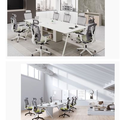 Moderna sedia da ufficio girante blu e nera per postazioni di lavoro ergonomiche