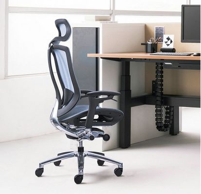 Sedia da ufficio ergonomica a schiena a maglia con telaio in alluminio e sedile comodo