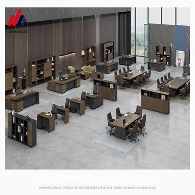 Stylish L-shaped Executive Office Desk per Direttore e Manager in Design Moderno