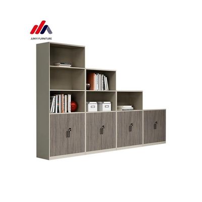E1 Archivio per ufficio in melamina Archivio per ufficio con porte e scaffali