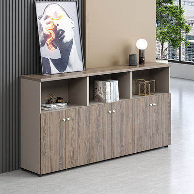 E1 Archivio per ufficio in melamina Archivio per ufficio con porte e scaffali
